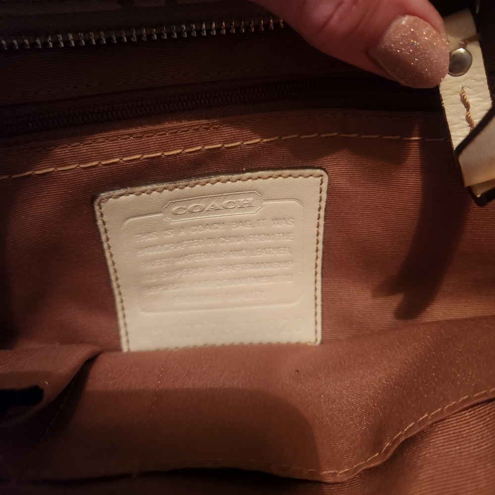 Coach purse - Picture 4 of 6